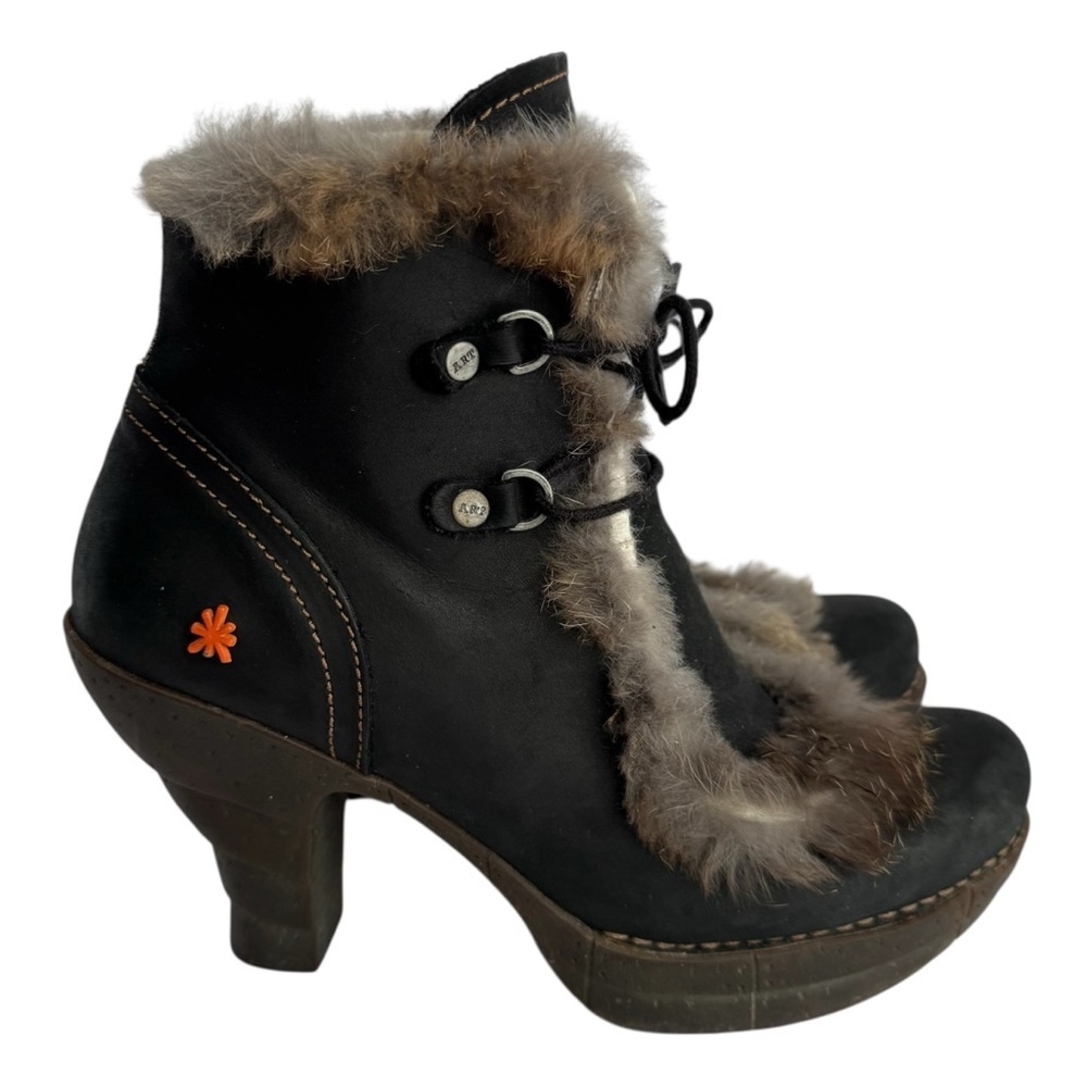 The Art Company Nubuck Leather Lace-Up Ankle Boots Sz 37 US 6.5 Heeled Fur Trim